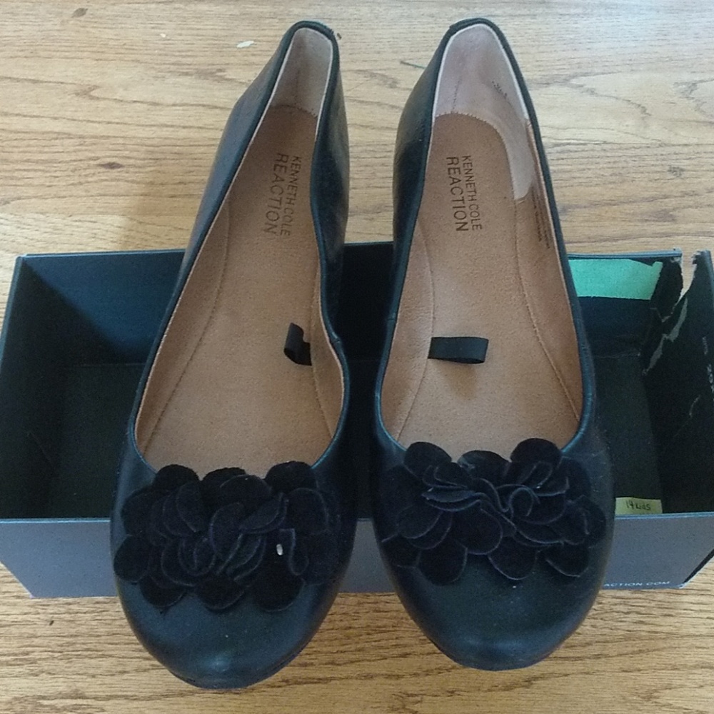 Kenneth Cole Reaction Ballet Flat Size 8.5